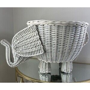 Pottery Barn Kids Handwoven Rattan Wicker Elephant  Shaped Storage Basket Gray‎